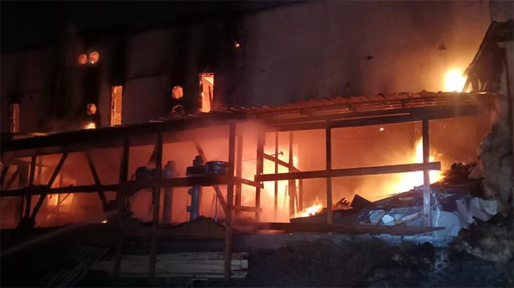 Kastamonu'da toptancı halinde korkutan yangın