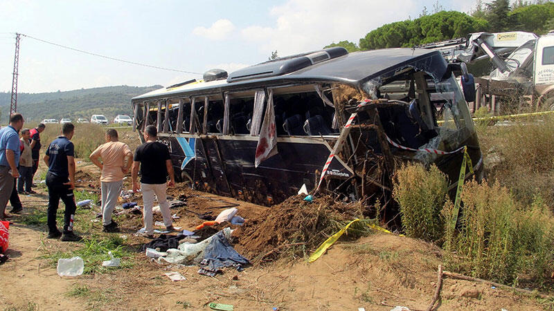 Çanakkale'de 1 kişinin öldüğü 54 kişinin yaralandığı kazada otobüs şoförü tutuklandı