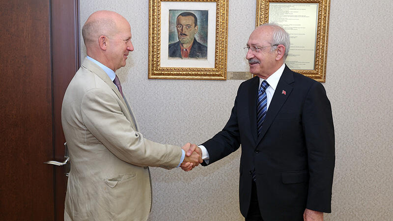 Kılıçdaroğlu, İngiltere'nin Ankara Büyükelçisi Chilcott'u kabul etti