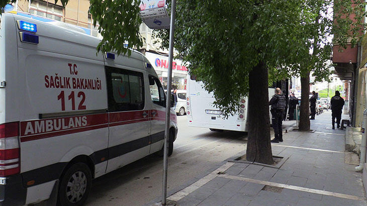 Adana'da bıçaklı saldırıya uğrayan kişi yaralandı