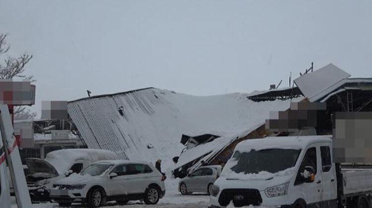 Aksaray’da iş yerinin sundurması kardan çöktü, 2 TIR hasar gördü
