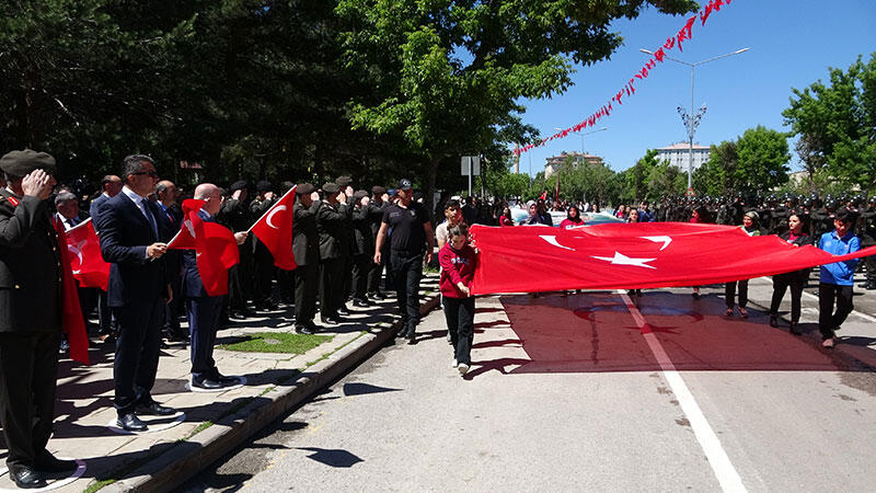 Atatürk'ün Erzurum'a gelişinin 103'üncü yıl dönümü kutlandı