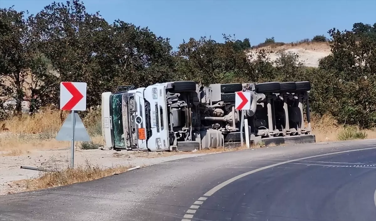 Balıkesir'de Amonyum Nitrat Yüklü Tanker Devrildi