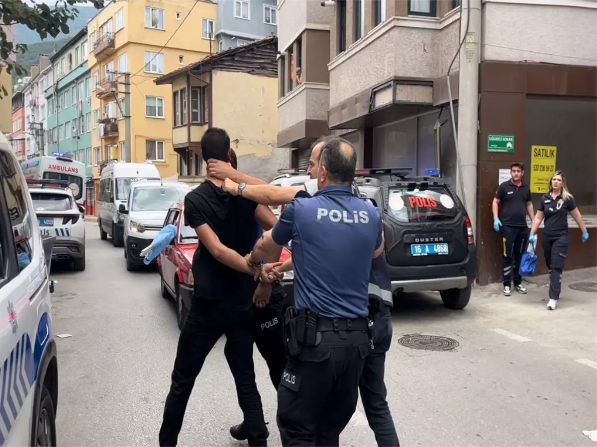 Bursa'da Polislerle Tartışan Adam, Köpeğini Saldırtıp Kendisi de Polis Isırdı