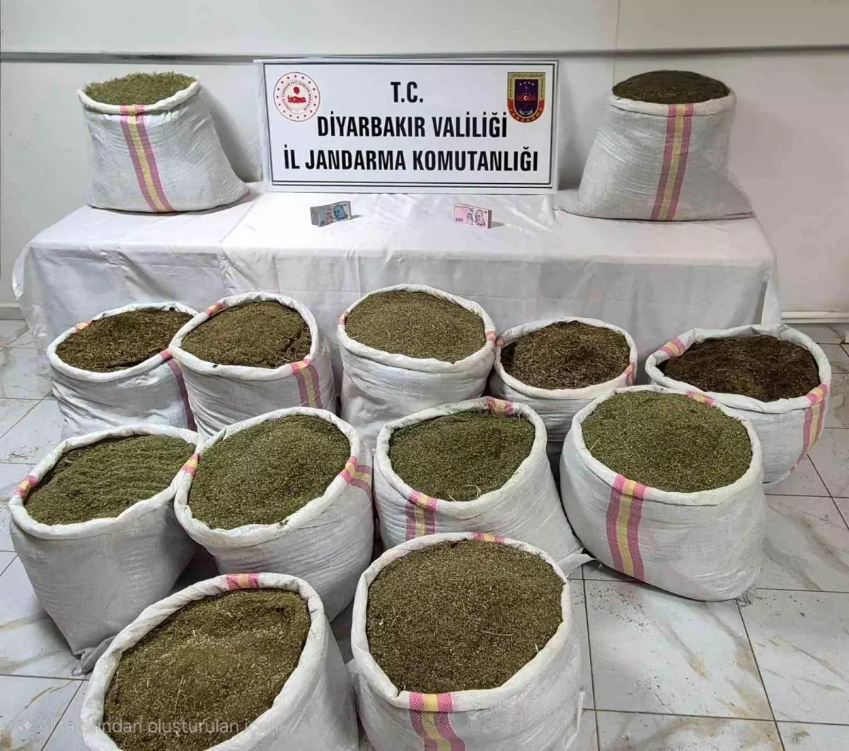 Diyarbakır'da 320 Kilo Toz Esrar Ele Geçirildi