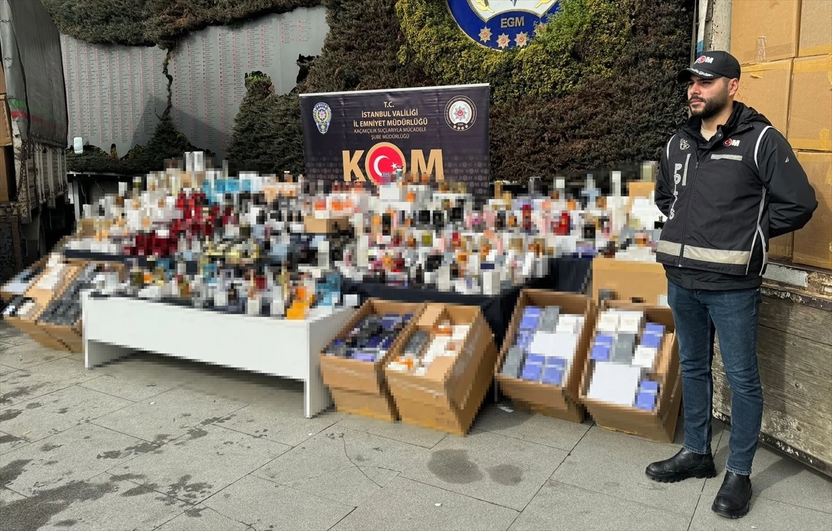 İstanbul'da Kaçakçılık Operasyonunda 129 Bin 386 Şişe Parfüm Ele Geçirildi