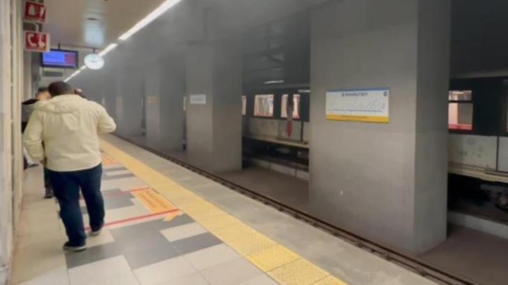 Mahmutbey Metro İstasyonunda Korku Dolu Anlar: Fren Balataları Alev Aldı, Yolcular Tahliye Edildi!