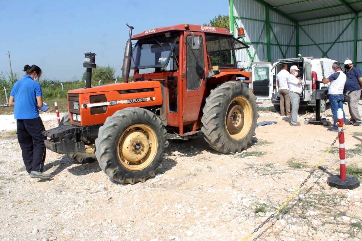 Manyas'ta 73 traktörün fennî muayenesi yapıldı