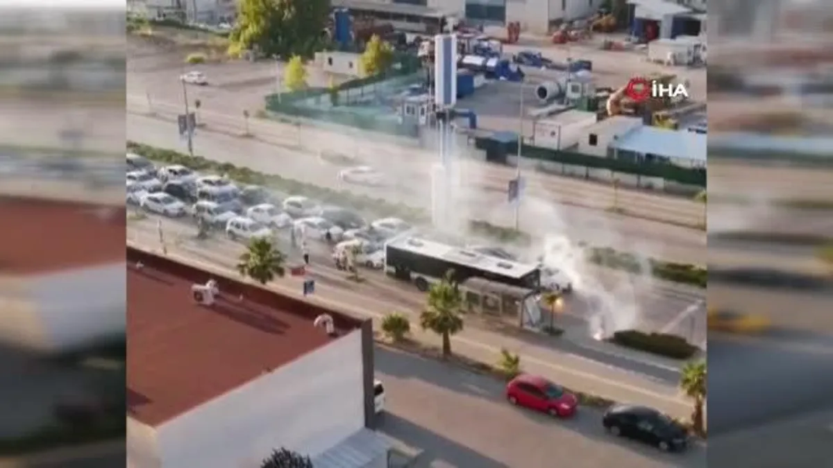 Bursa'da meşalelerle yol kesen asker konvoyu, ambulansın geçişine izin vermedi