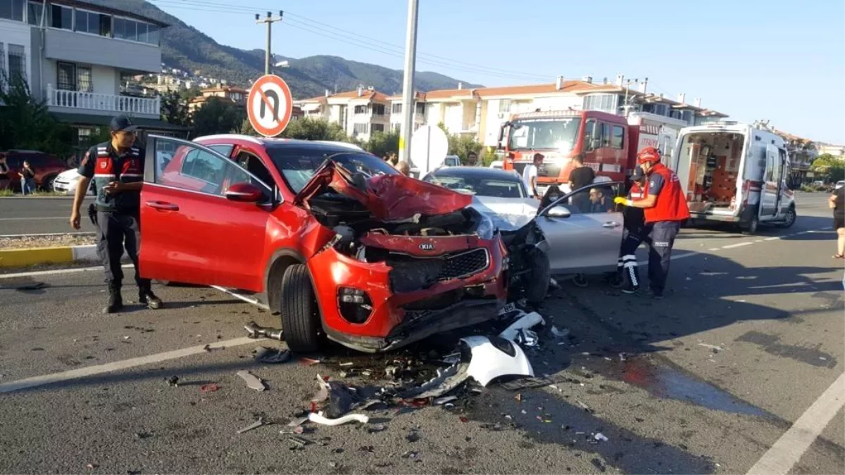 Son dakika haberleri! Balıkesir'de zincirleme trafik kazası: 4 yaralı