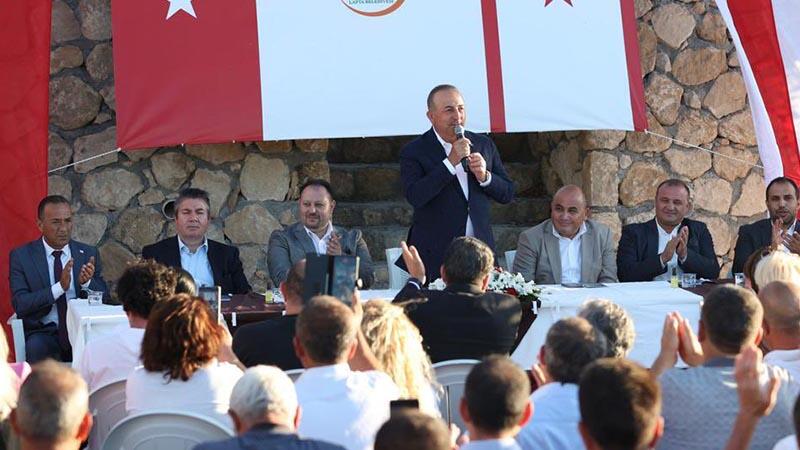 Bakan Çavuşoğlu, KKTC Lapta’da vatandaşlarla buluştu
