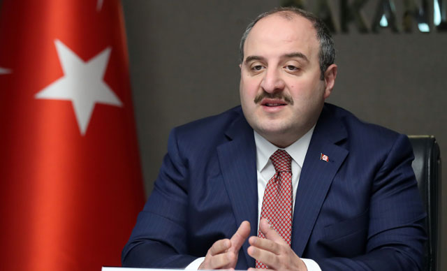 Bakan Varank: Türk otomotiv endüstrisi 2021'i 29,8 milyar dolarlık ihracatla kapattı