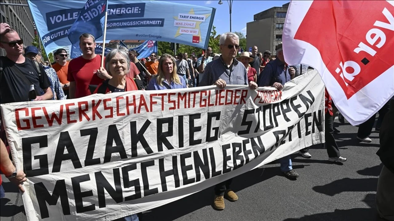 Berlin’deki 1 Mayıs yürüyüşünde Filistin’e destek sloganları atıldı