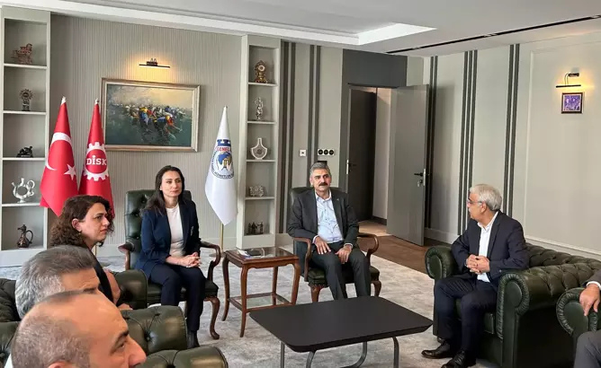 DEM Parti Heyetinden DİSK’e Ziyaret