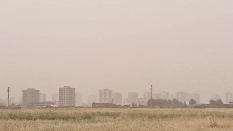 Diyarbakır ve Mardin'de toz taşınımı