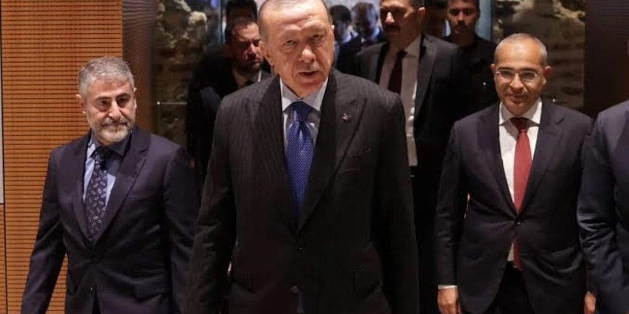Dolmabahçe’de sürpriz buluşma: Erdoğan’dan Nebati’ye sert uyarı!