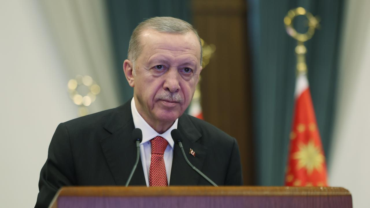 Erdoğan’dan Özel’in ‘Sokak’ Çağrısına Yanıt: ‘O Sokak Çıkmaz Sokak’