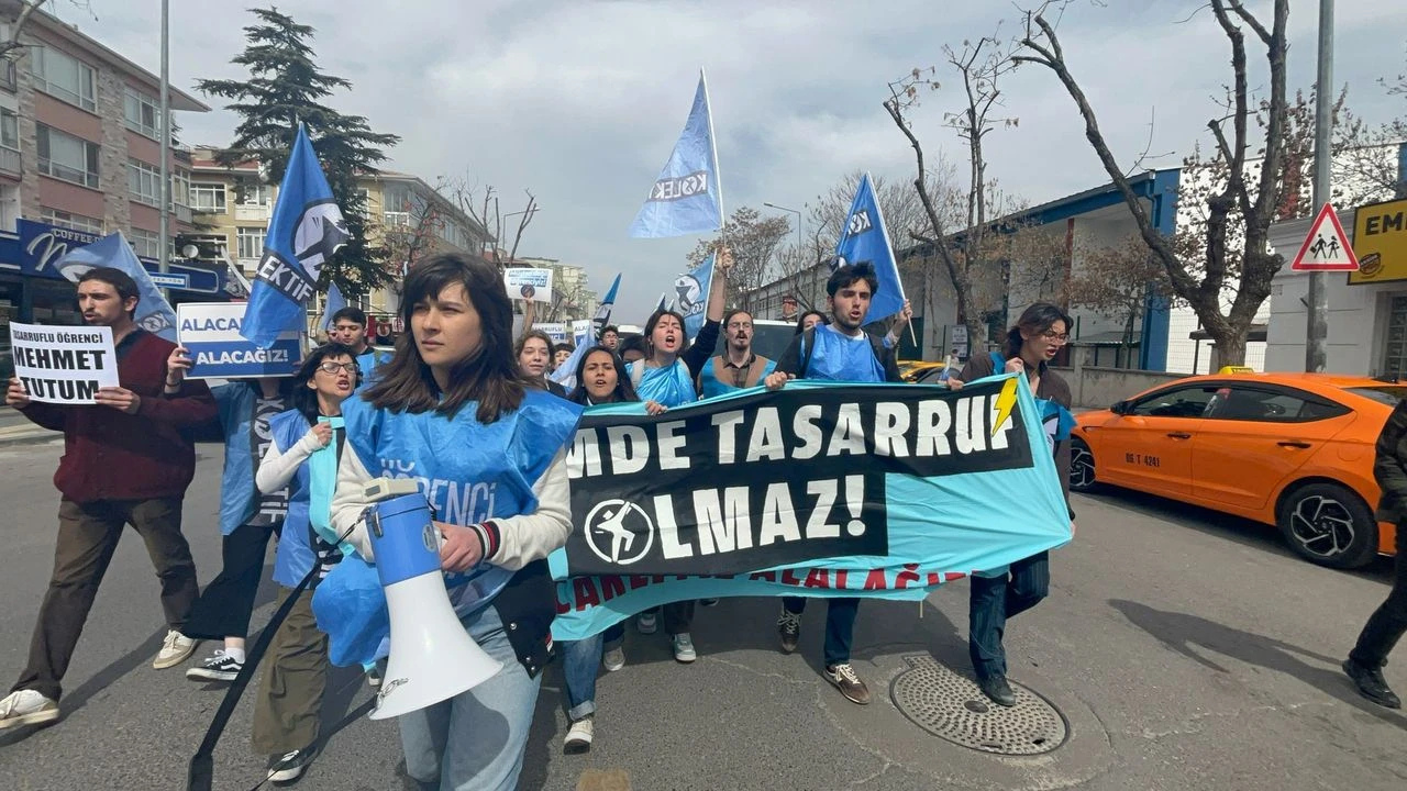 Hazine Bakanlığı’na Yürümek İsteyen Üniversite Öğrencileri Gözaltına Alındı