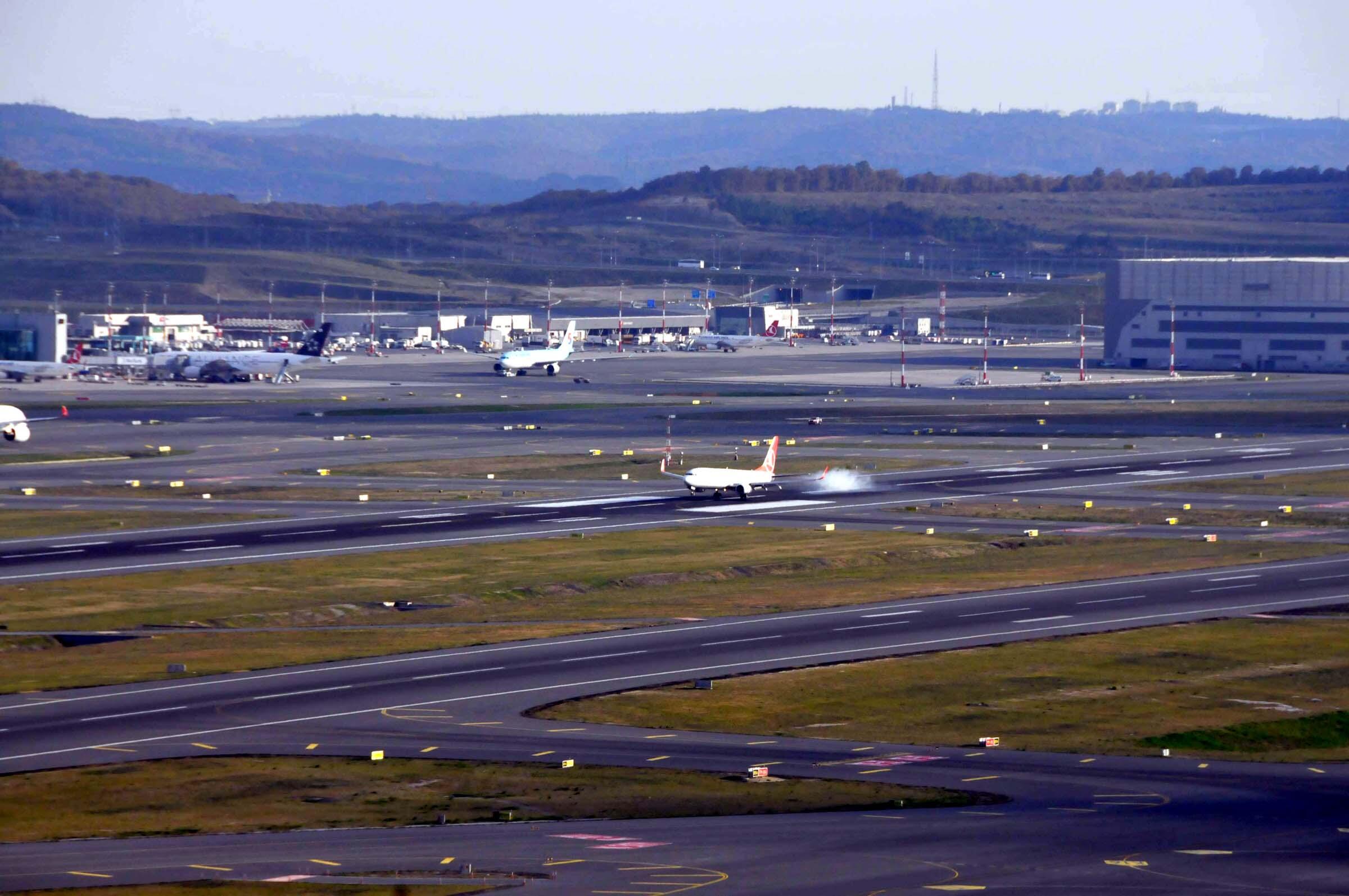 İstanbul Havalimanı'nda uçakların taksi süreleri yüzde 15 azalacak