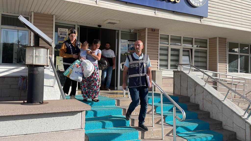 Kırıkkale'de firari 2 hükümlü yakalanarak cezaevine gönderildi