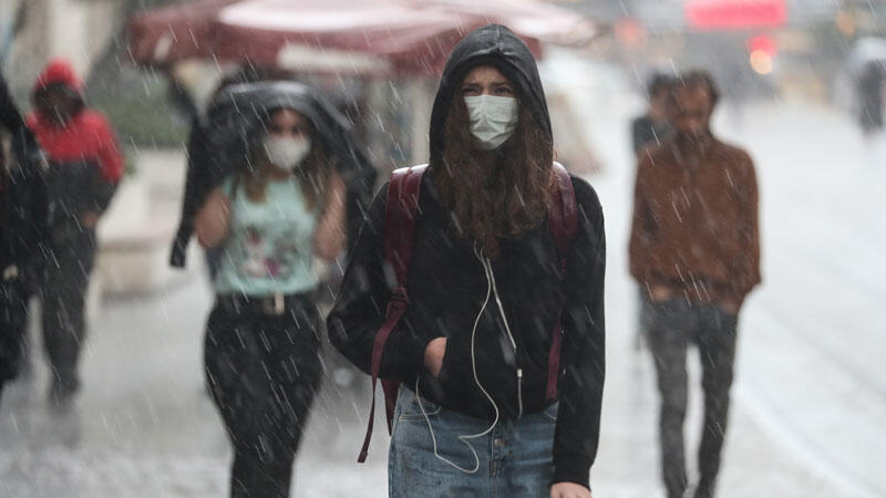 Meteorolojiden uyarı; İstanbul'a kuvvetli yağış geliyor