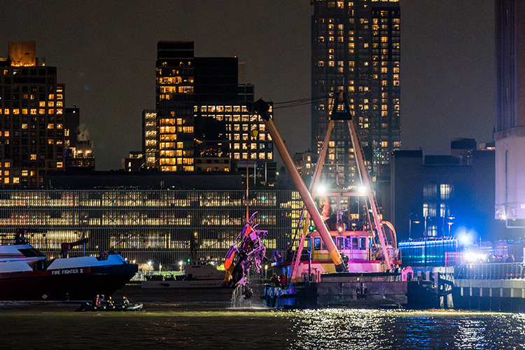 New York’taki Hudson Nehri’ne düşen helikopterde bulunan 6 kişi hayatını kaybetti