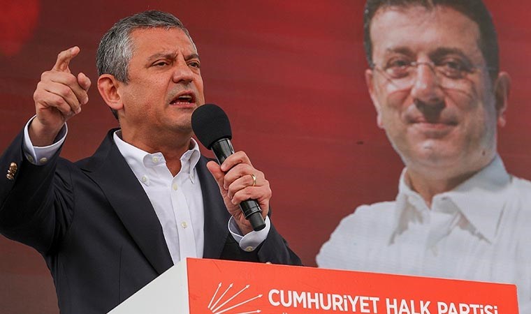 Özgür Özel, Erdoğan’ın Suskunluğunu Eleştirerek ‘Teslimiyet’ Dedi