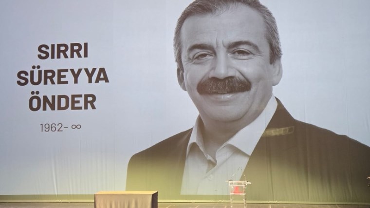 Sırrı Süreyya Önder Son Yolculuğuna Uğurlanıyor: “Sevene de, Sövene de Selam Olsun”