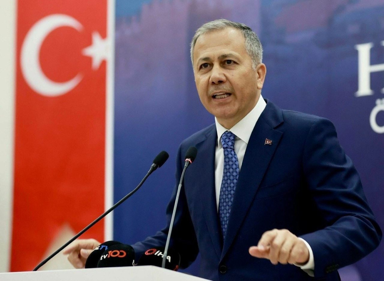 Son Dakika: Bakan Ali Yerlikaya’dan Açıklama! Sosyal Medya Paylaşımlarına Yönelik 37 Kişi Yakalandı