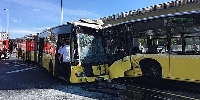 Son dakika: Kadıköy'de metrobüsler çarpıştı: Ekipler sevk edildi