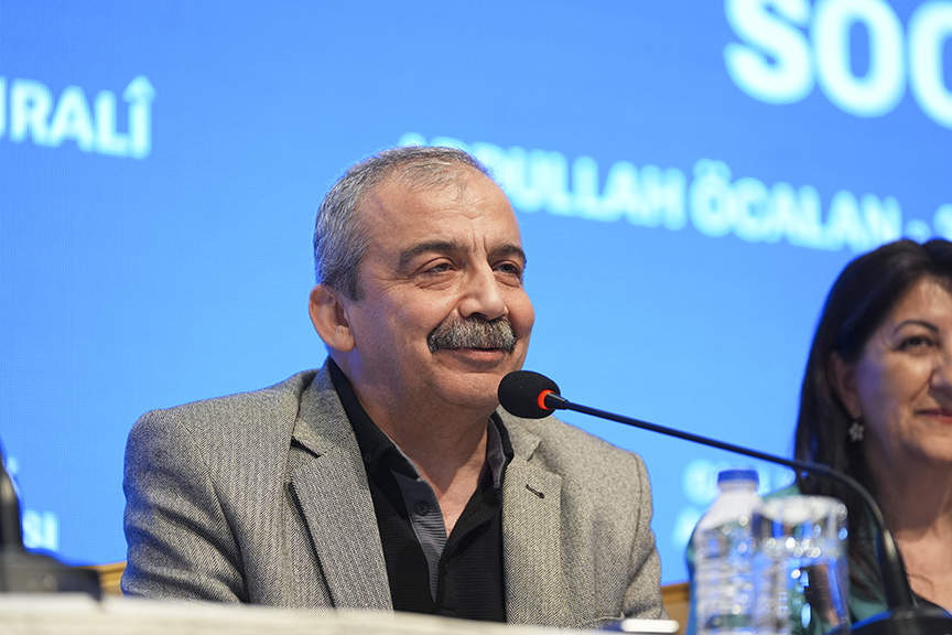 TBMM Başkanvekili Sırrı Süreyya Önder Hayatını Kaybetti: Türkiye Yasta