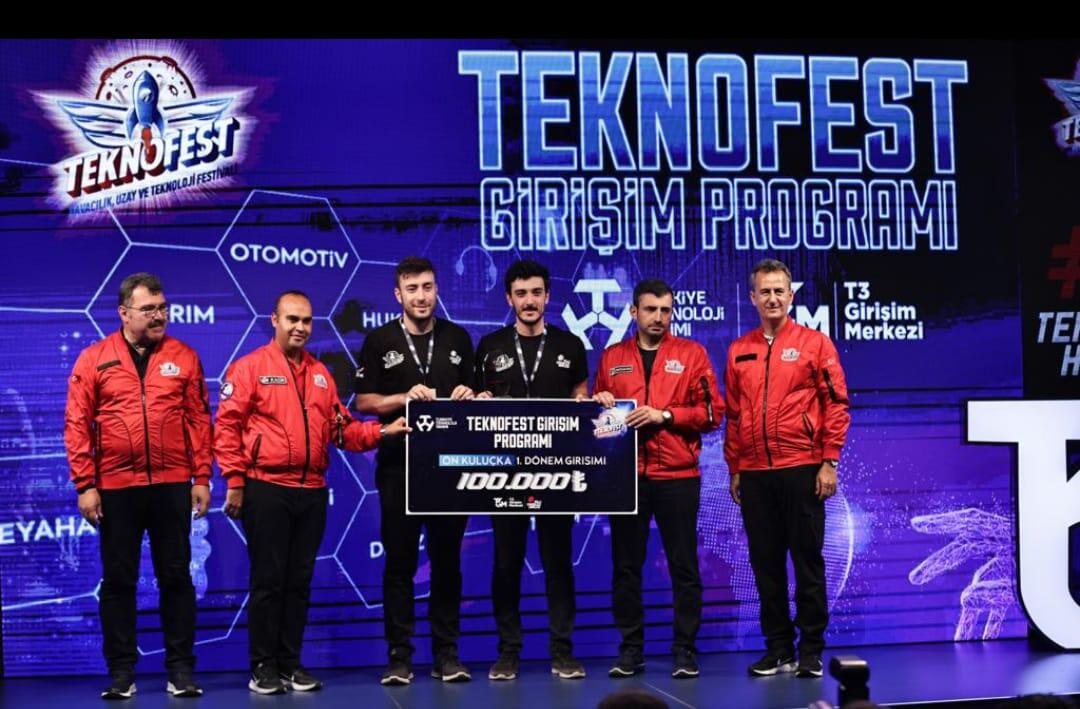 Teknofest’te Türkiye’nin ilk büyük ölçekli teslimat robotuna hibe desteği