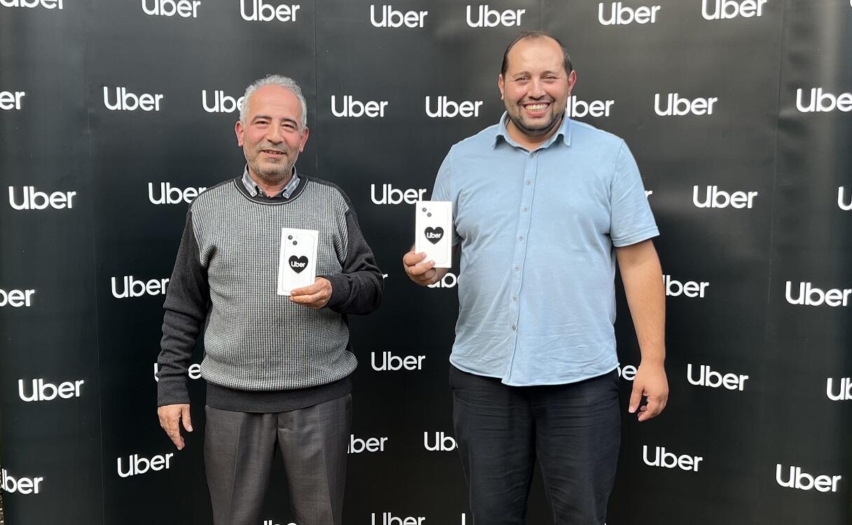 Uber, en iyi taksi şoförlerini iPhone 13 ile ödüllendiriyor