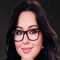 Türkan  Soyalan